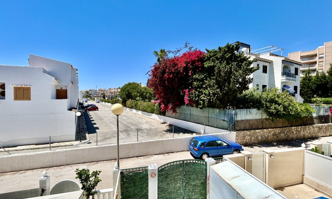 Revânzare - Casă înșiruită -
La Zenia - Costa Blanca