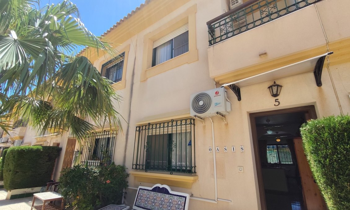 Revânzare - Casă înșiruită -
La Zenia - Costa Blanca