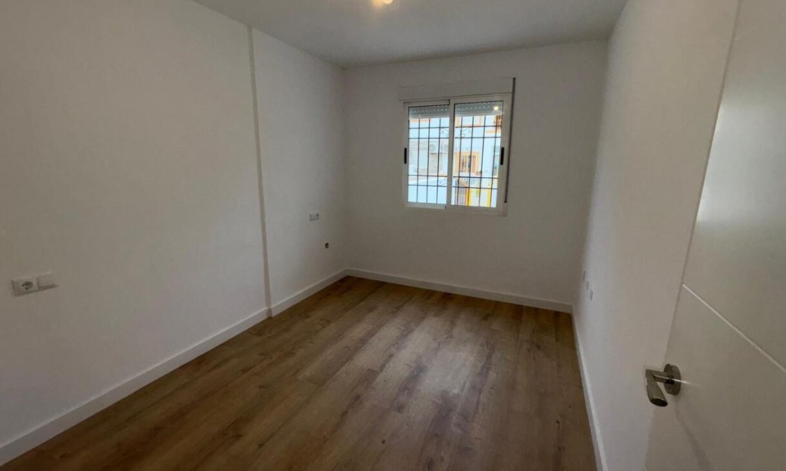 Revânzare - Bungalou -
Torrevieja - PARQUE DE LAS NACIONES