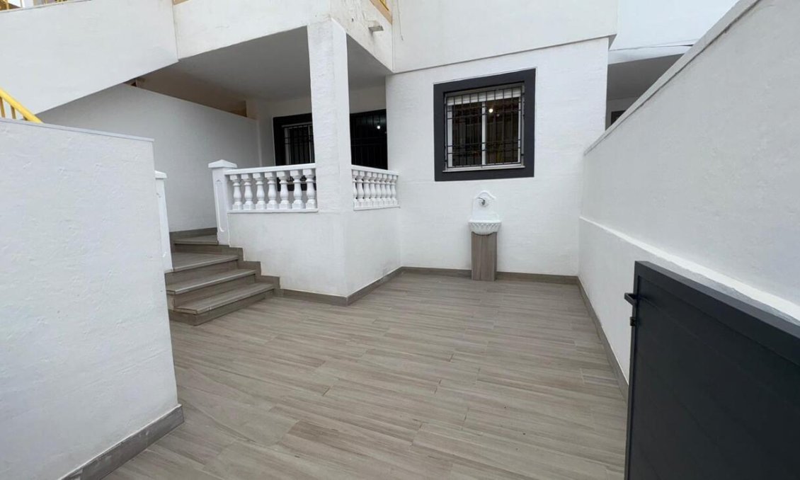 Revânzare - Bungalou -
Torrevieja - PARQUE DE LAS NACIONES