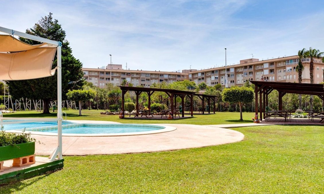 Revânzare - Bungalou -
Torrevieja - PARQUE DE LAS NACIONES