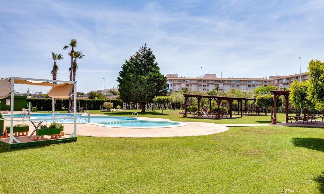 Revânzare - Bungalou -
Torrevieja - PARQUE DE LAS NACIONES