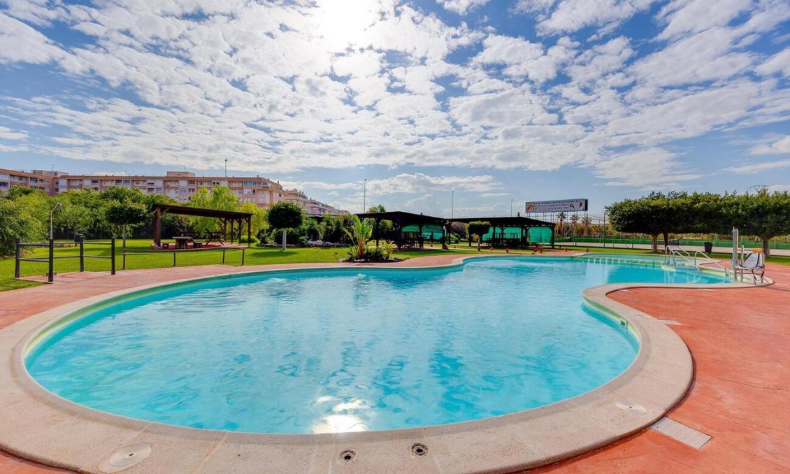 Revânzare - Bungalou -
Torrevieja - PARQUE DE LAS NACIONES