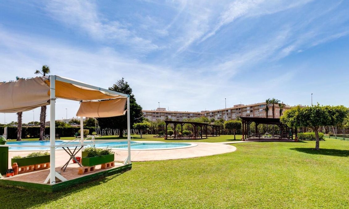 Revânzare - Bungalou -
Torrevieja - PARQUE DE LAS NACIONES