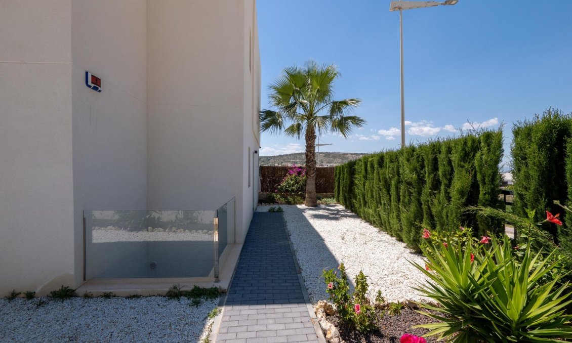 Obra nueva - Villa -
Algorfa - La Finca Golf