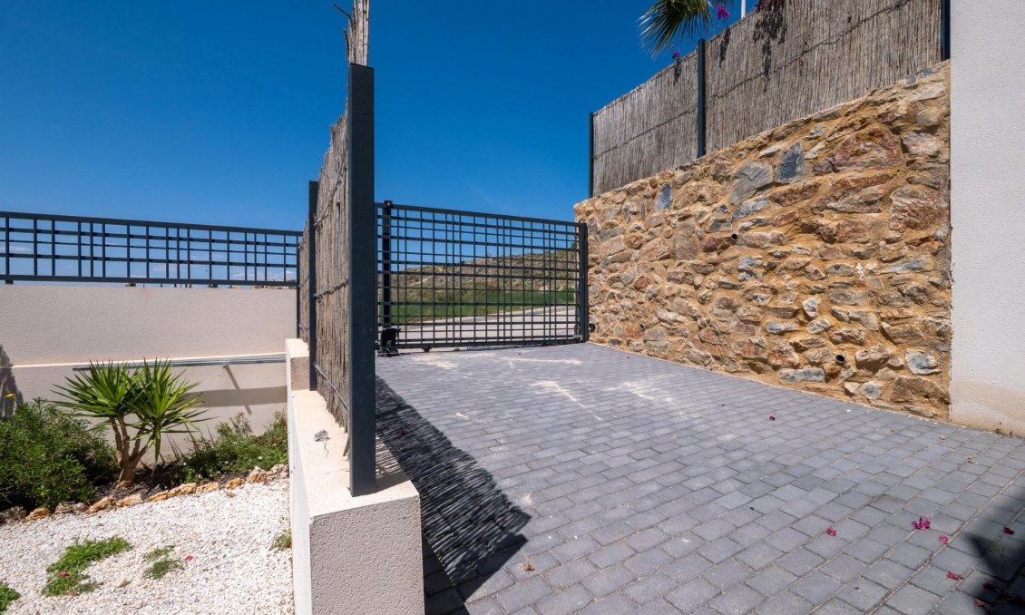 Obra nueva - Villa -
Algorfa - La Finca Golf