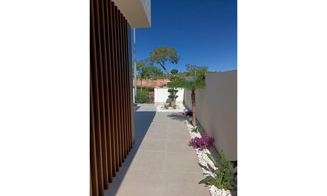 Obra nueva - Villa -
Pilar de la Horadada - Roda Golf