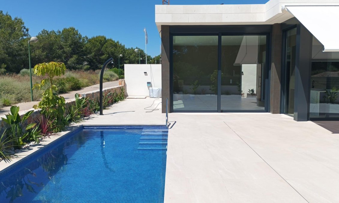 Obra nueva - Villa -
Pilar de la Horadada - Roda Golf