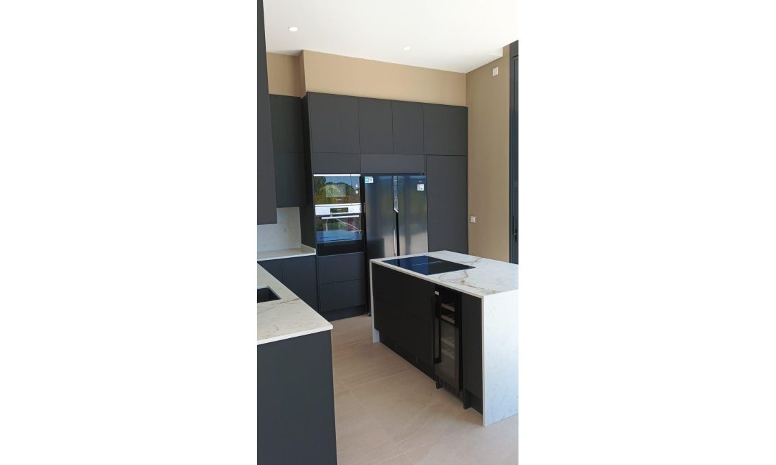Obra nueva - Villa -
Pilar de la Horadada - Roda Golf