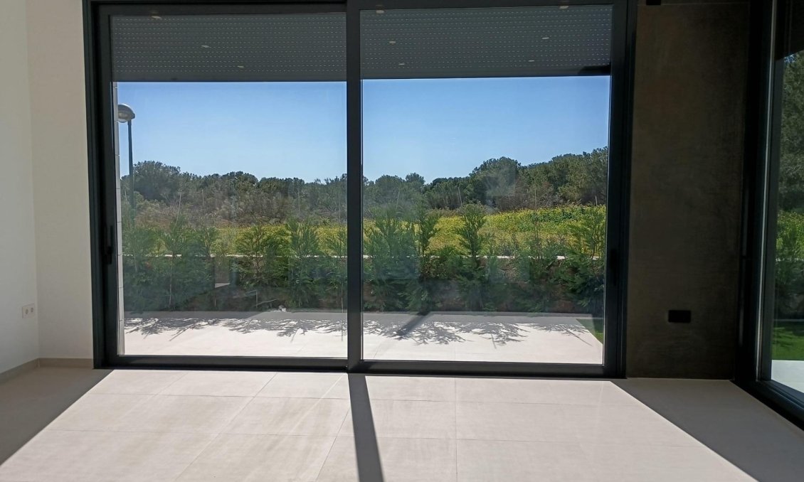 Obra nueva - Villa -
Pilar de la Horadada - Roda Golf