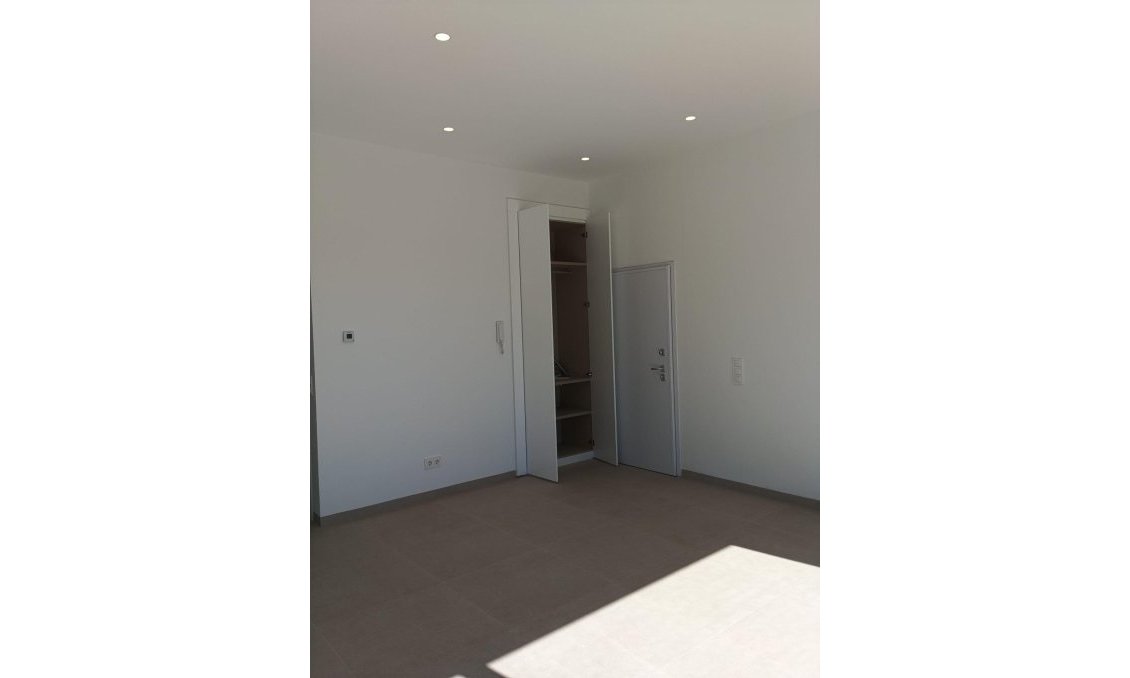 Obra nueva - Villa -
Pilar de la Horadada - Roda Golf