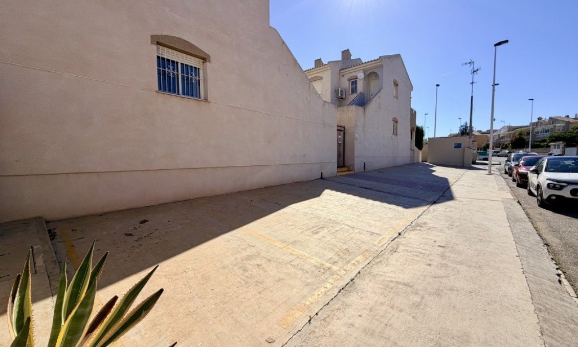 Revânzare - Casă înșiruită -
Torrevieja - Costa Blanca