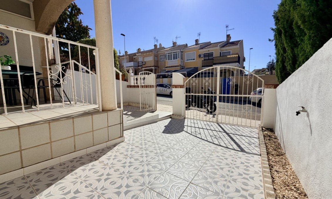 Revânzare - Casă înșiruită -
Torrevieja - Costa Blanca