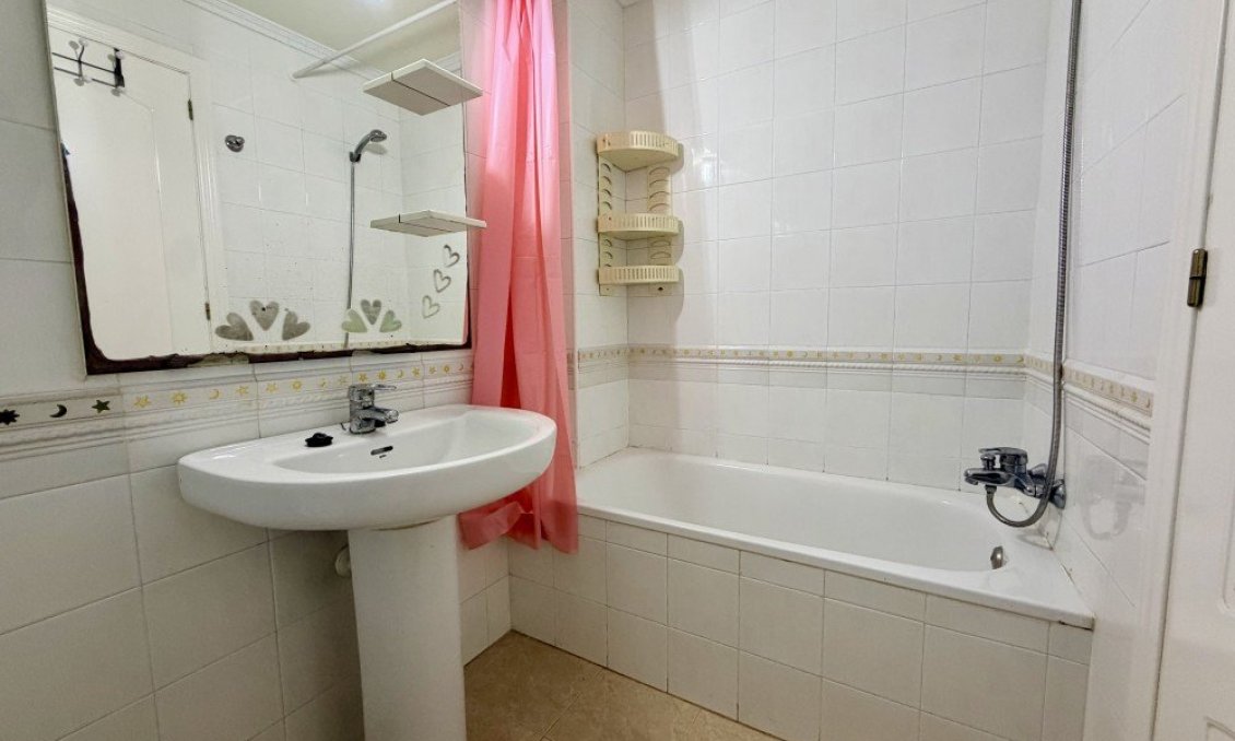 Revânzare - Casă înșiruită -
Torrevieja - Costa Blanca