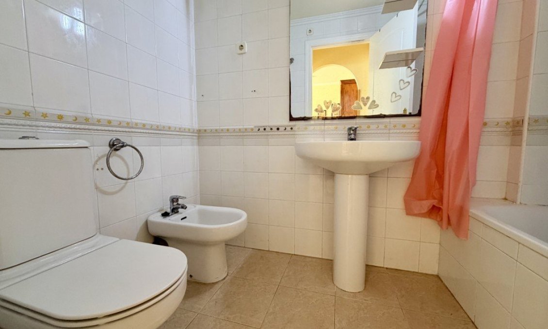 Revânzare - Casă înșiruită -
Torrevieja - Costa Blanca