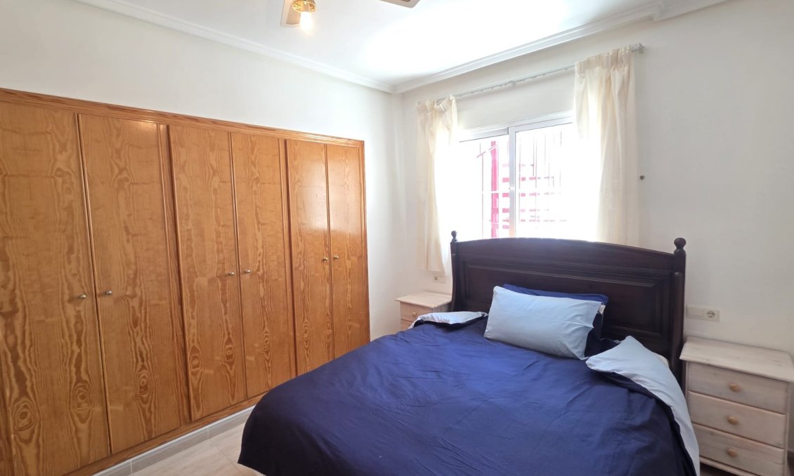 Segunda mano - Apartamento -
Villamartin - Costa Blanca