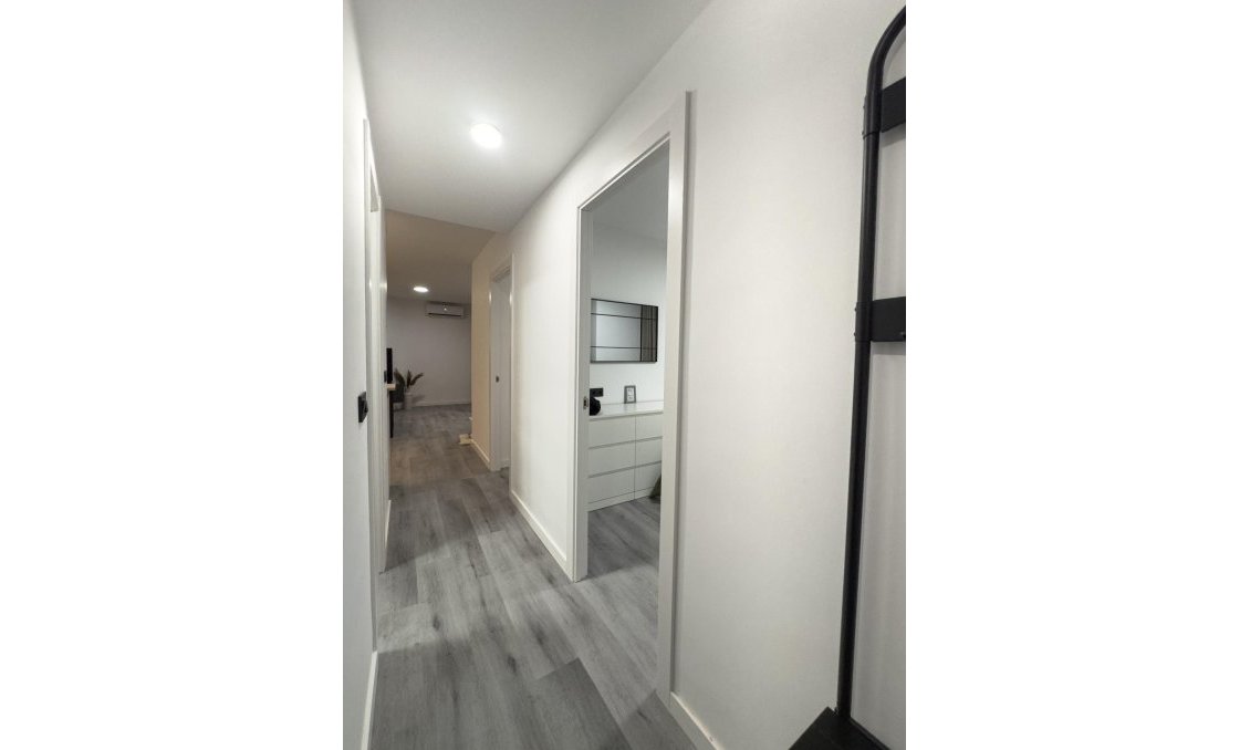 Revânzare - Apartament -
Torrevieja - Curva Del Palangre