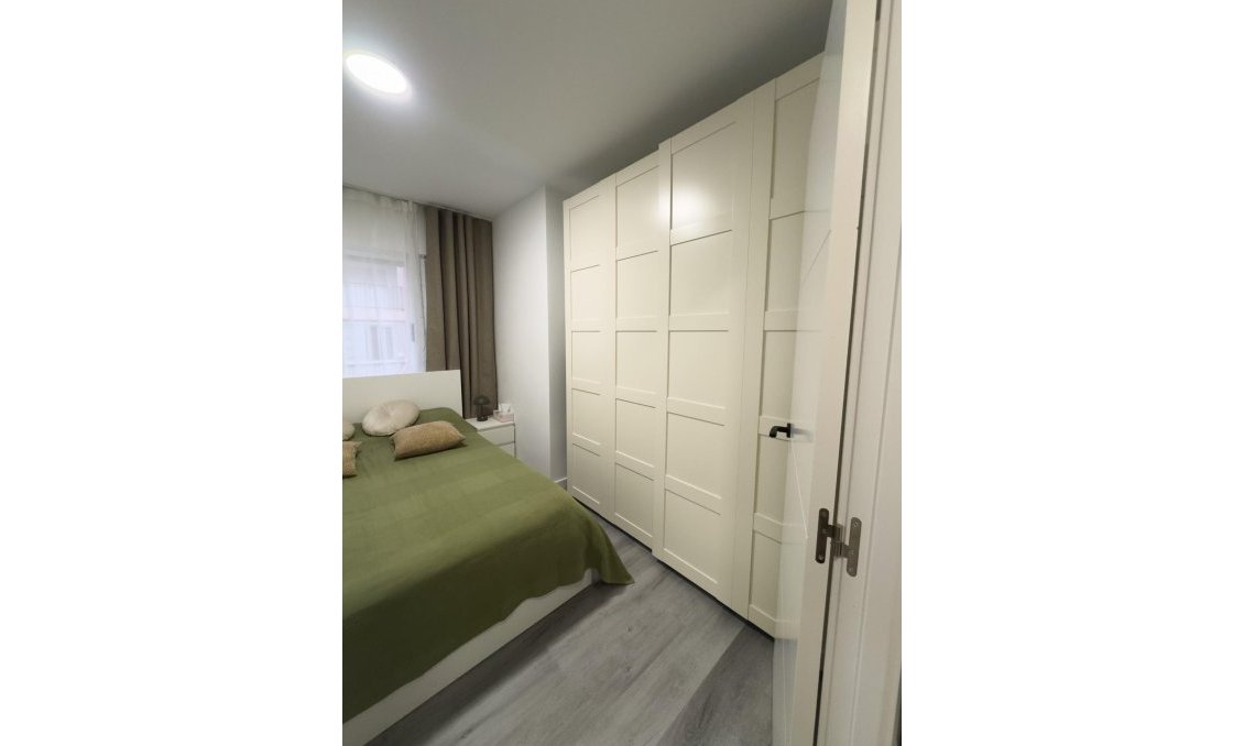 Revânzare - Apartament -
Torrevieja - Curva Del Palangre