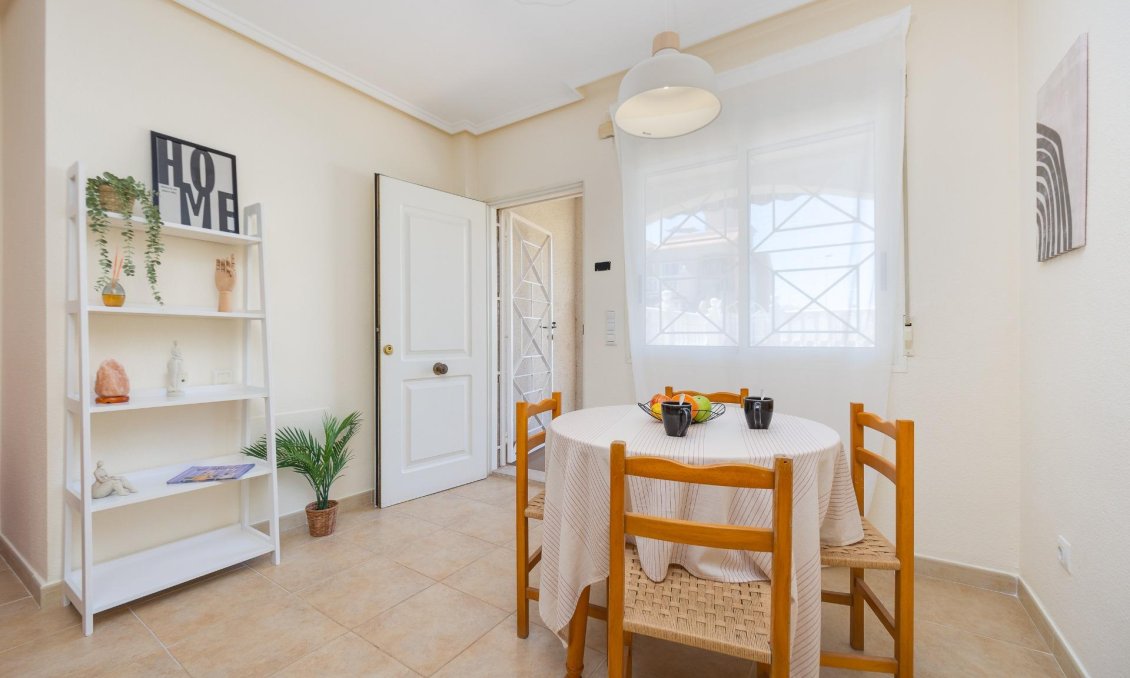 Használt Ingatlanok - Bungaló -
Torrevieja - Aguas Nuevas 1