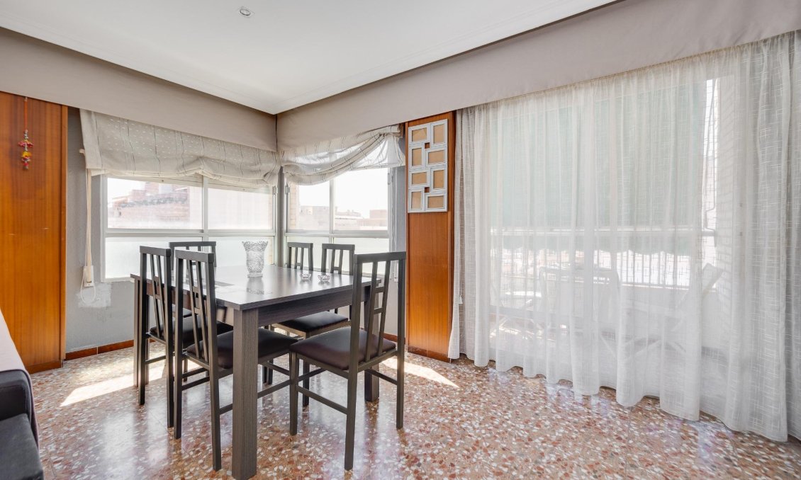 Használt Ingatlanok - Apartman -
Torrevieja - Centrum