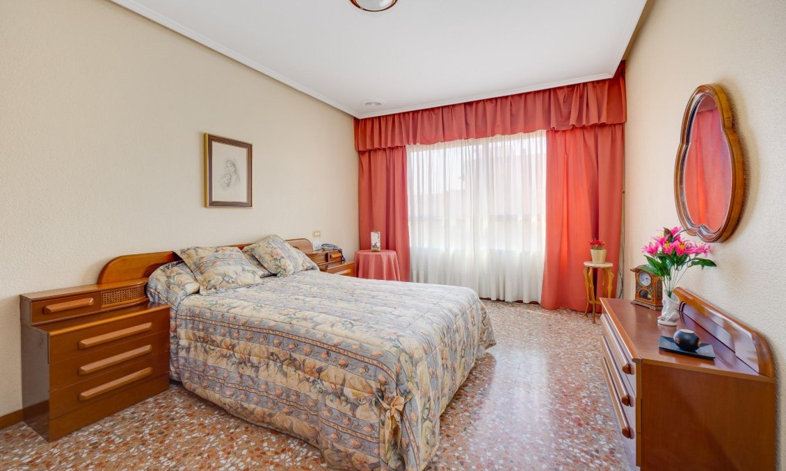 Használt Ingatlanok - Apartman -
Torrevieja - Centrum
