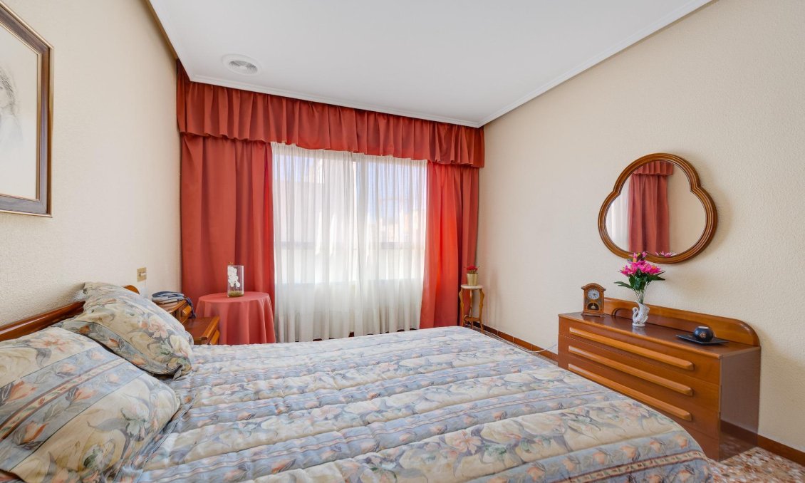 Használt Ingatlanok - Apartman -
Torrevieja - Centrum
