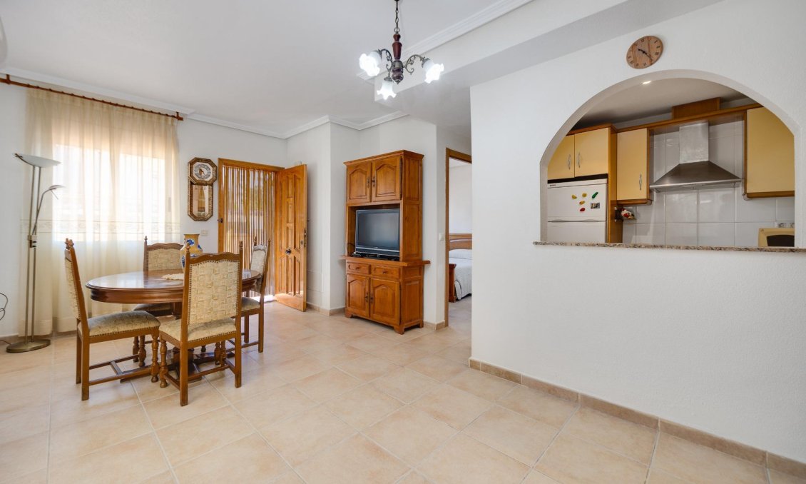 Használt Ingatlanok - Sorház -
Torrevieja - La Veleta