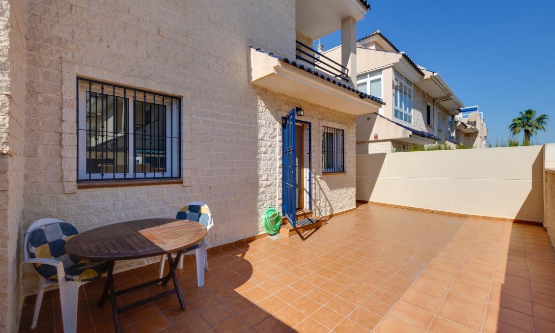 Használt Ingatlanok - Sorház -
Torrevieja - La Veleta