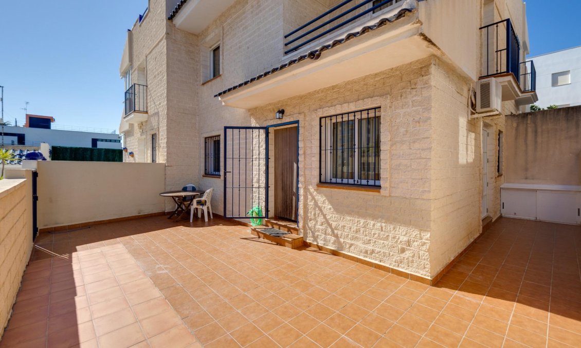 Használt Ingatlanok - Sorház -
Torrevieja - La Veleta