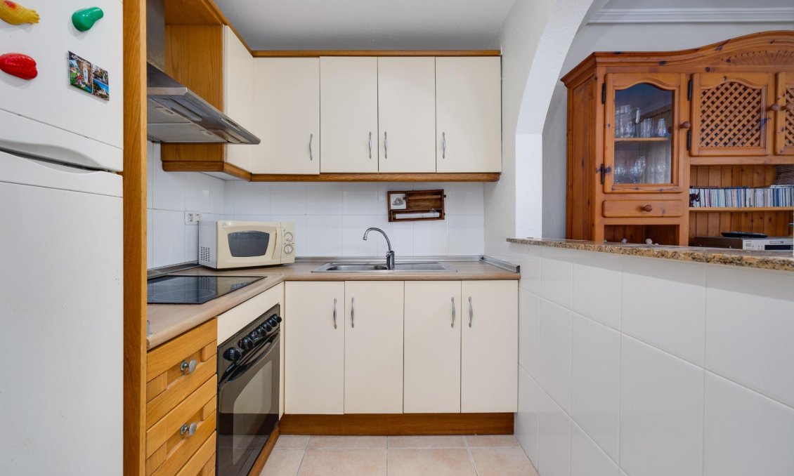 Használt Ingatlanok - Sorház -
Torrevieja - La Veleta