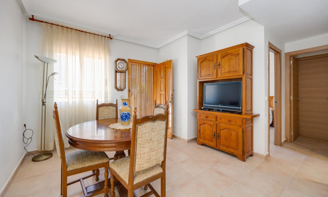 Használt Ingatlanok - Sorház -
Torrevieja - La Veleta
