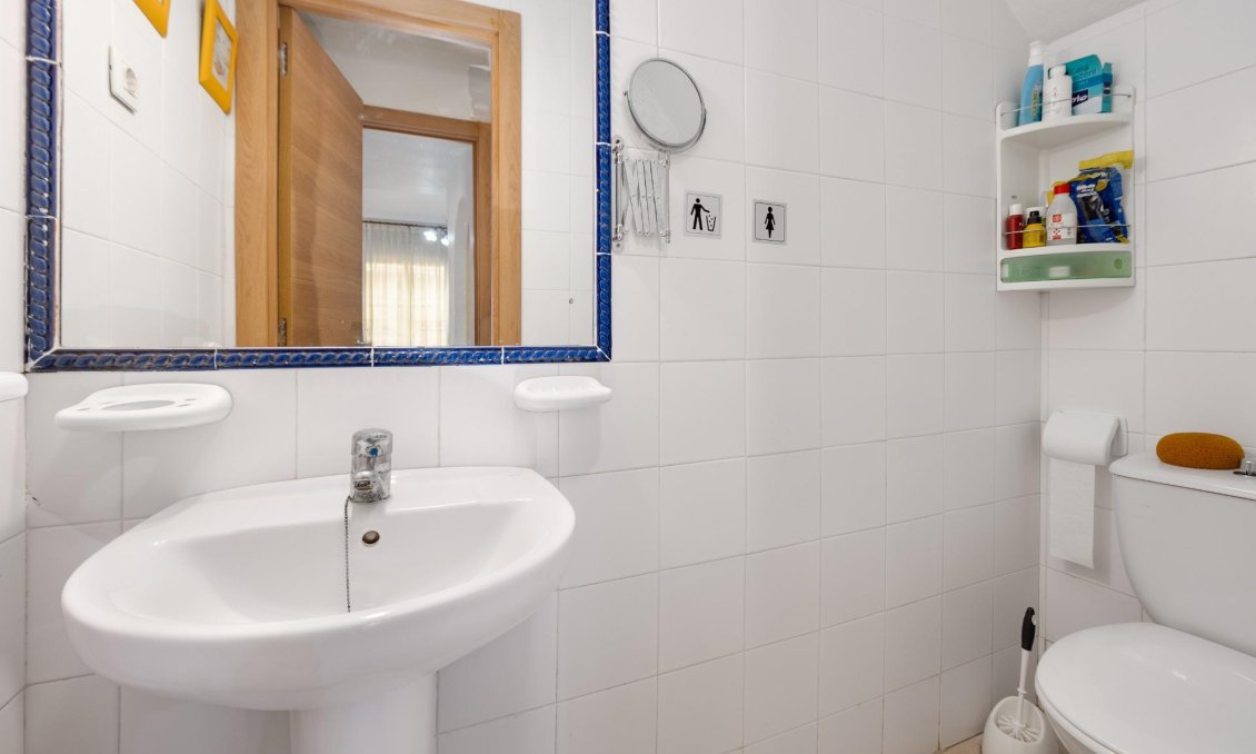 Használt Ingatlanok - Sorház -
Torrevieja - La Veleta