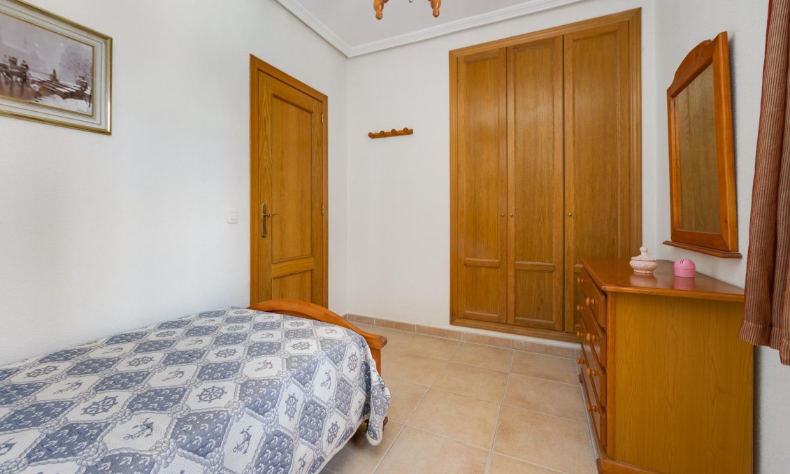 Használt Ingatlanok - Sorház -
Torrevieja - La Veleta