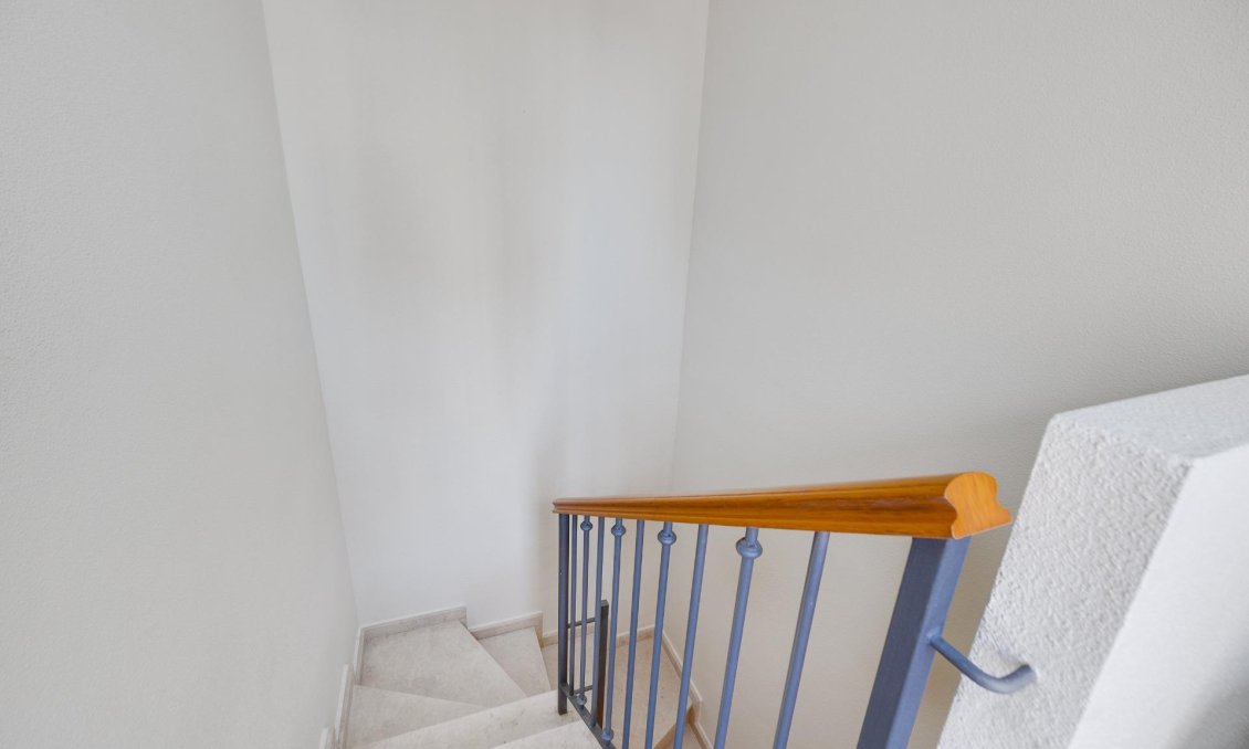 Használt Ingatlanok - Sorház -
Torrevieja - La Veleta