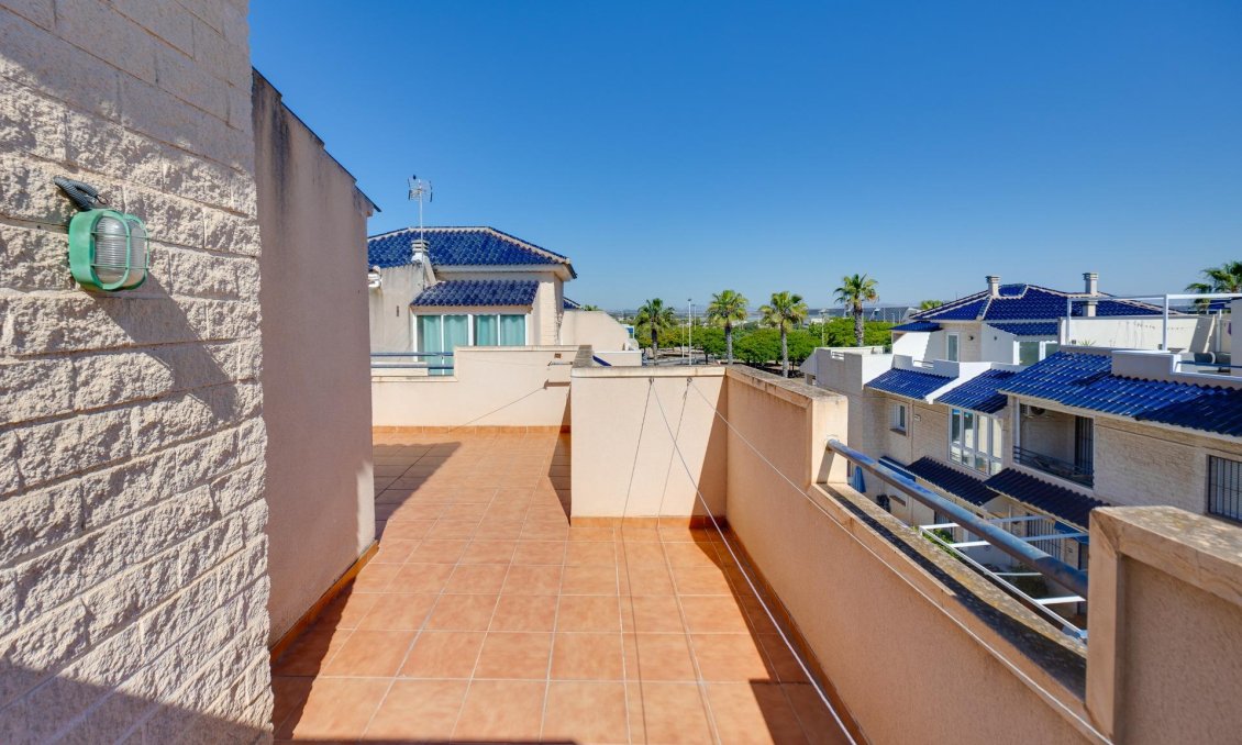 Használt Ingatlanok - Sorház -
Torrevieja - La Veleta