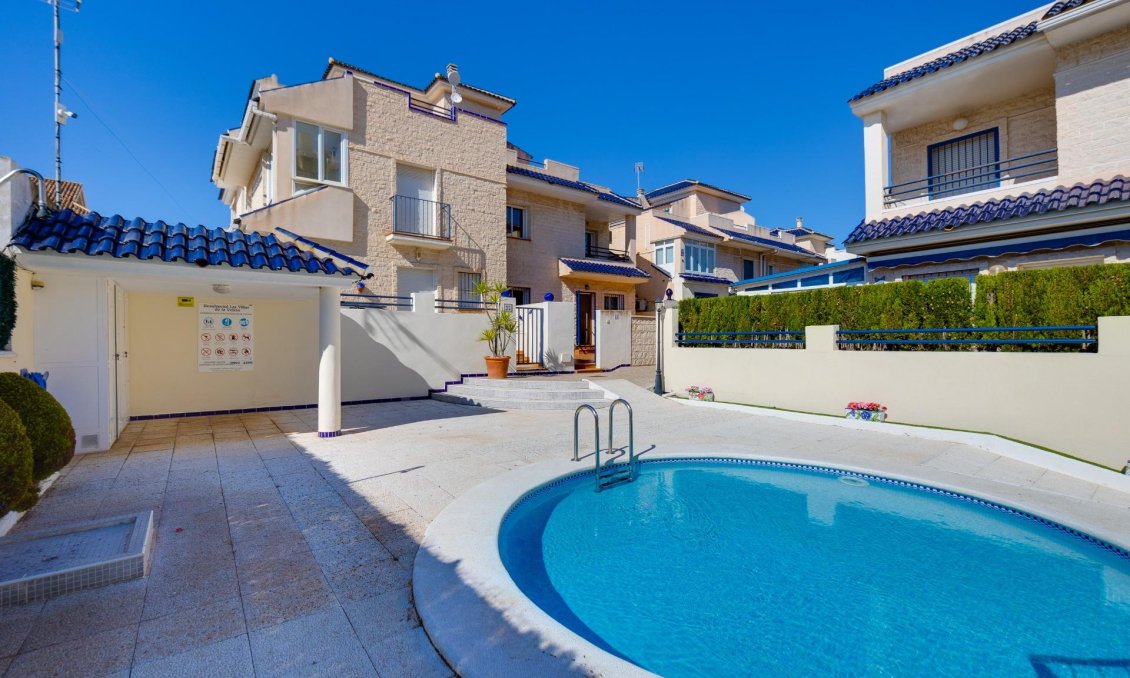 Használt Ingatlanok - Sorház -
Torrevieja - La Veleta
