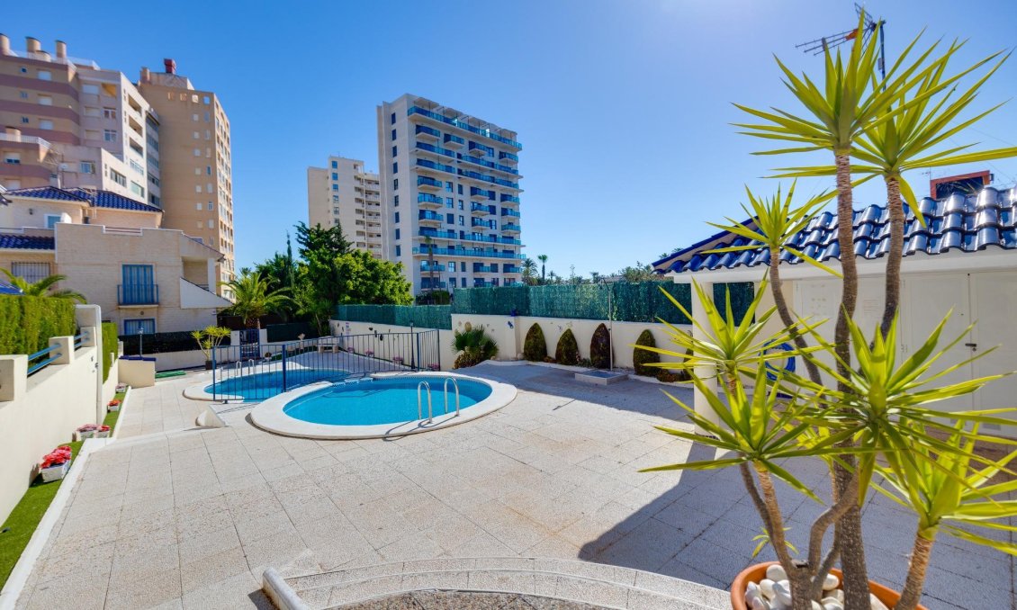 Használt Ingatlanok - Sorház -
Torrevieja - La Veleta