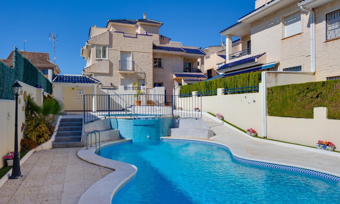 Használt Ingatlanok - Sorház -
Torrevieja - La Veleta
