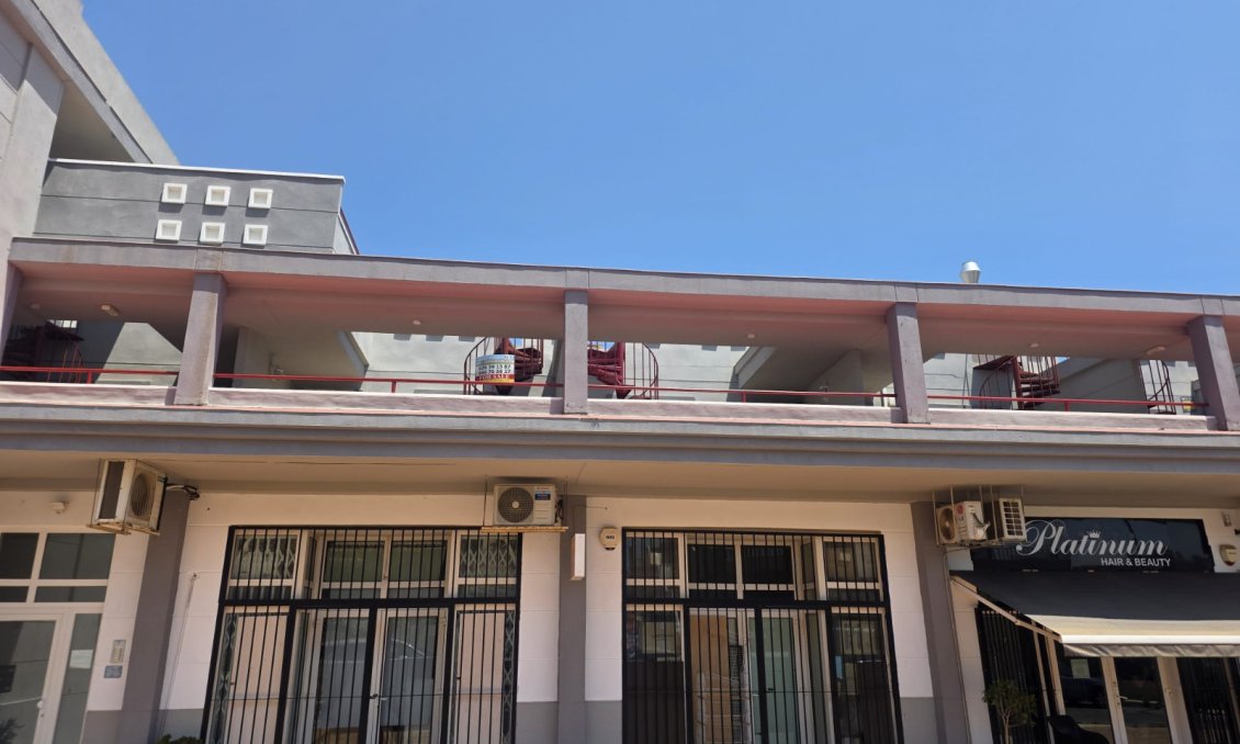 Segunda mano - Apartamento -
Villamartin - Costa Blanca