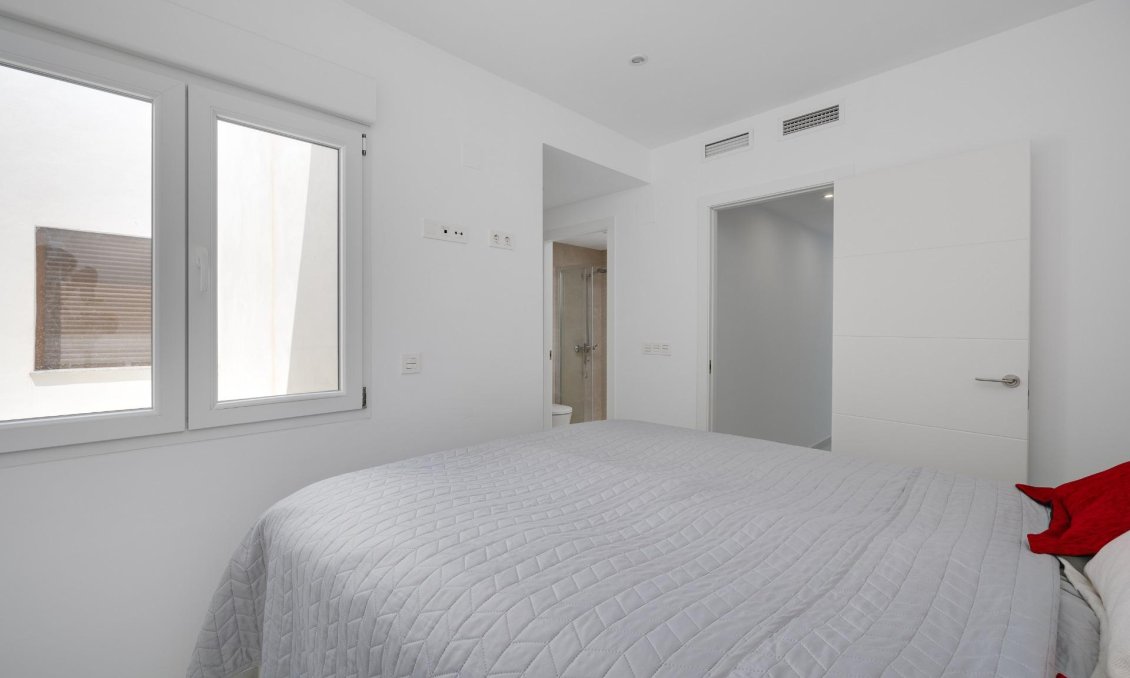 Segunda mano - Adosado -
Torrevieja - La Siesta