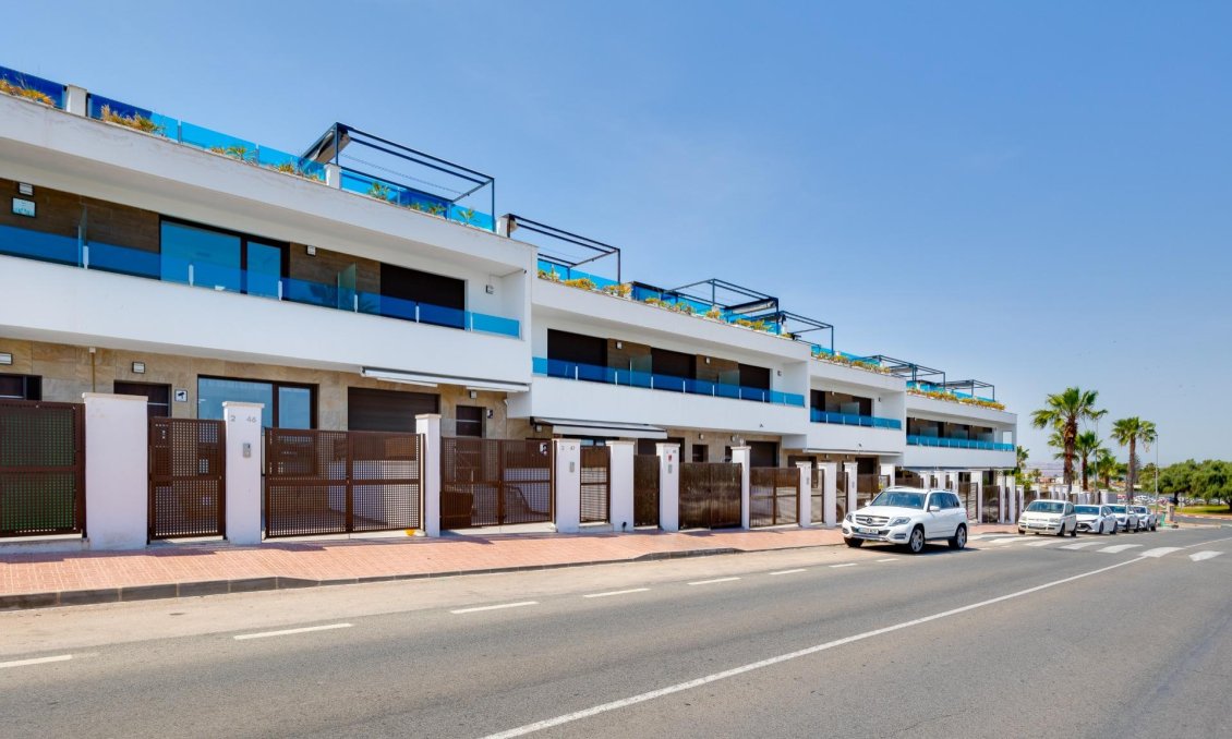 Segunda mano - Adosado -
Torrevieja - La Siesta
