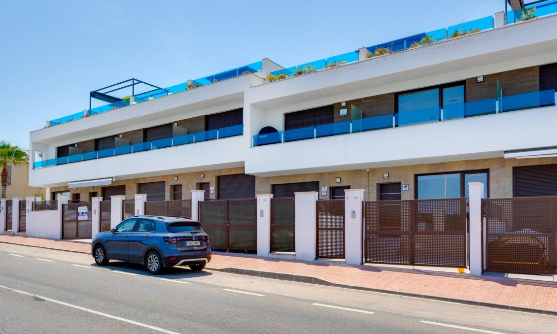 Segunda mano - Adosado -
Torrevieja - La Siesta