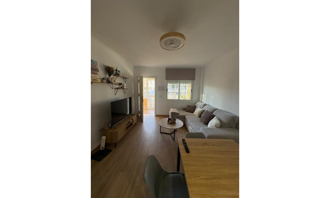 Segunda mano - Apartamento -
Torrevieja - aqua nuevas