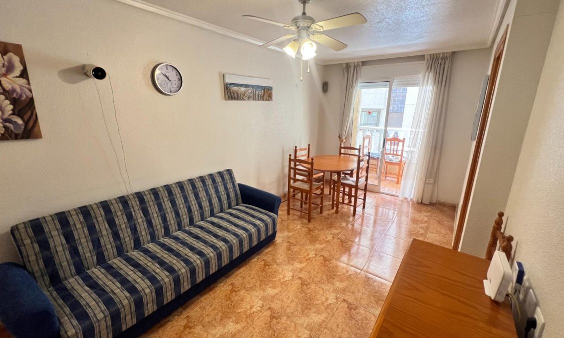 Revânzare - Apartament -
Torrevieja - PARQUE DE LAS NACIONES