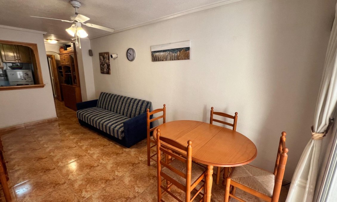 Revânzare - Apartament -
Torrevieja - PARQUE DE LAS NACIONES