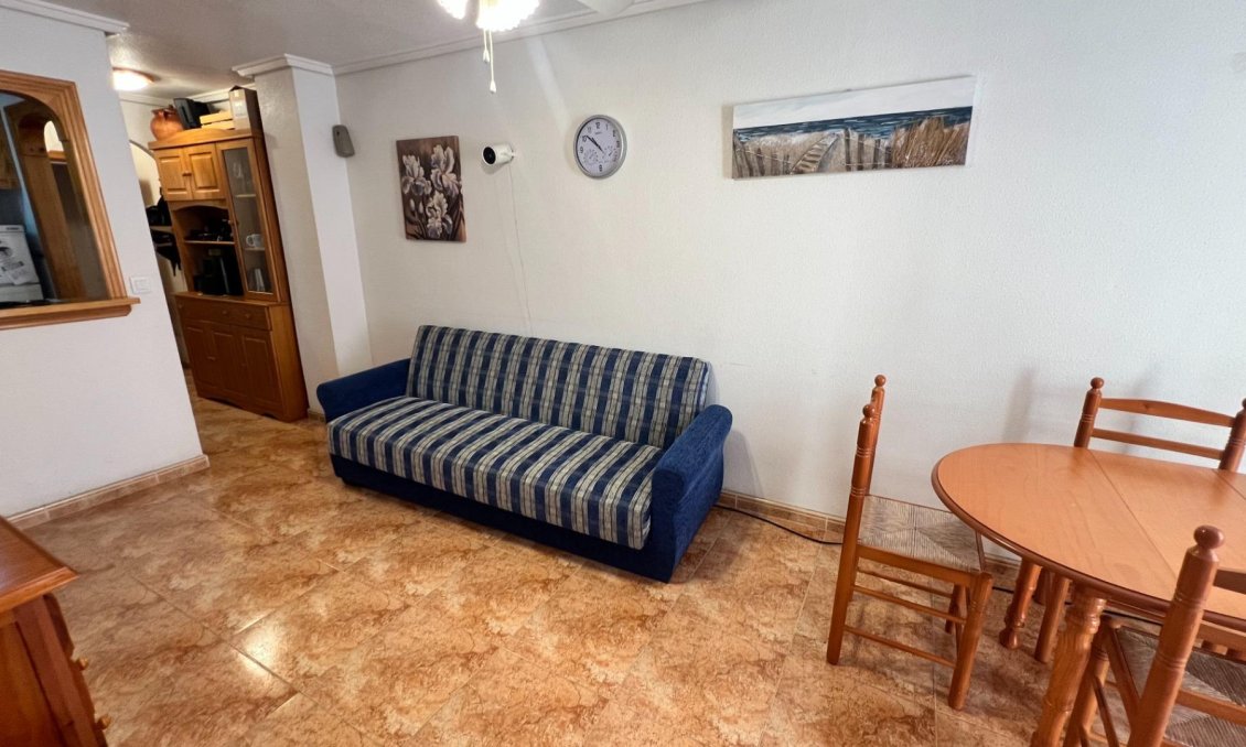 Revânzare - Apartament -
Torrevieja - PARQUE DE LAS NACIONES