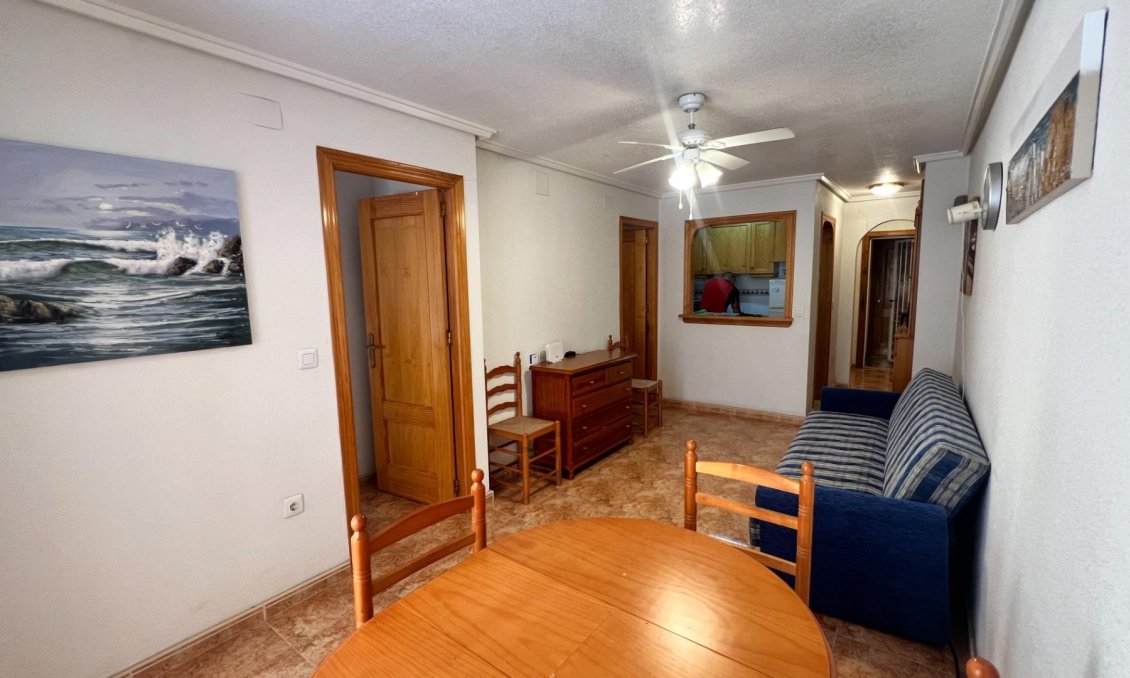 Revânzare - Apartament -
Torrevieja - PARQUE DE LAS NACIONES