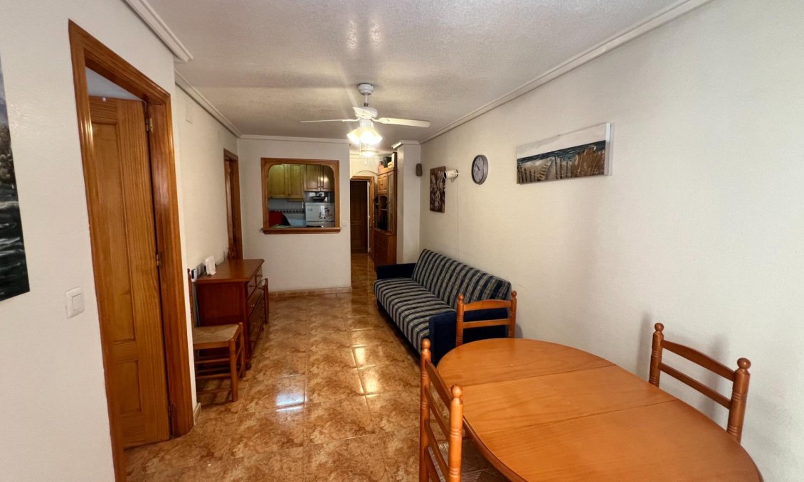 Revânzare - Apartament -
Torrevieja - PARQUE DE LAS NACIONES
