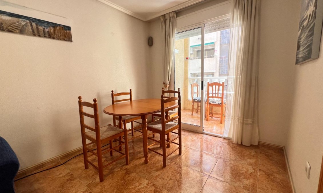 Revânzare - Apartament -
Torrevieja - PARQUE DE LAS NACIONES