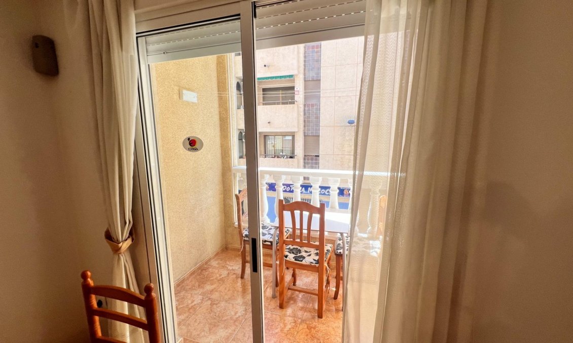 Revânzare - Apartament -
Torrevieja - PARQUE DE LAS NACIONES